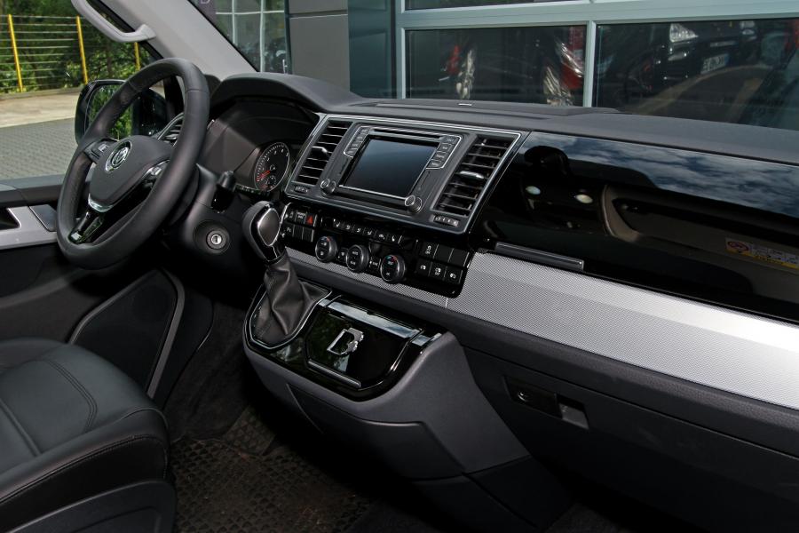 Интерьер Volkswagen Multivan by BandB 2016 года  (фото 7 из 9)